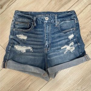 American Eagle | Curvy High Rise Distressed Jean Shorts | Size 8